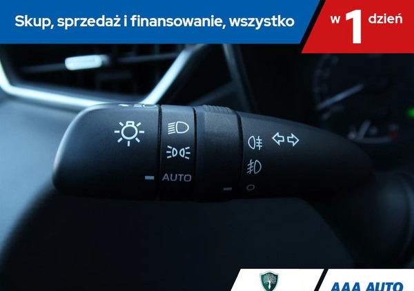 Toyota Corolla cena 82000 przebieg: 91976, rok produkcji 2019 z Bełchatów małe 326